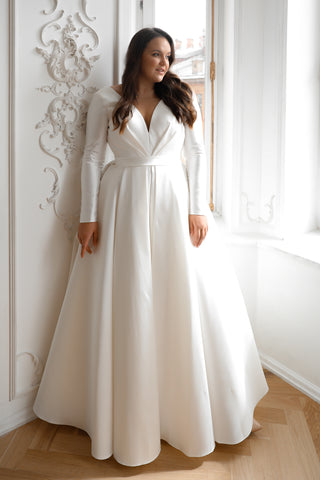 Elegant Ball Gown Long Sleeve Lace Wedding Dress Plus Size Bridal