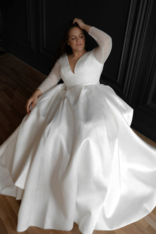 Danielle Caprese for Kleinfeld 113060 Wedding Dress  Wedding dress  couture, Plus size wedding gowns, A-line wedding dress