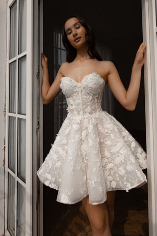 Short Floral Lace Wedding Dress Selkie - Olivia Bottega