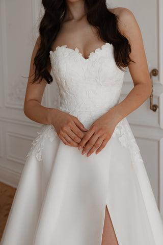 Wedding Dress Lillian with Detachable Train