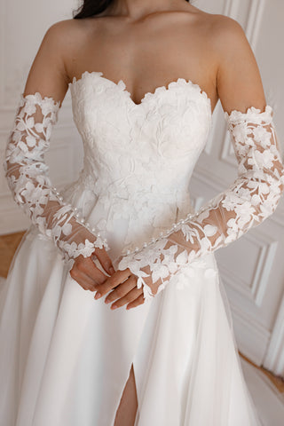 Wedding Dress Lillian with Detachable Train