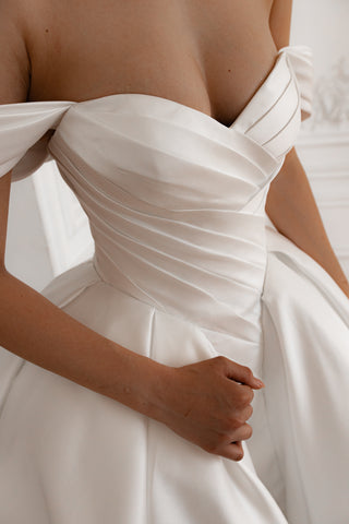 Basque Waist Wedding Gown Oceania - Olivia Bottega