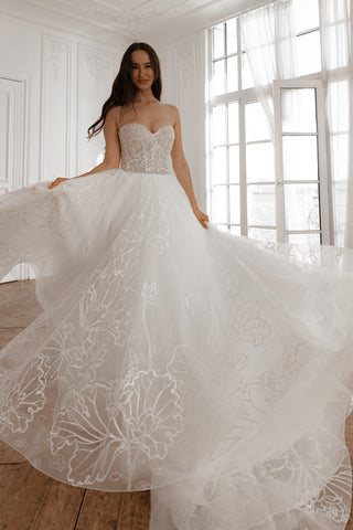 Light Ivory Floral Lace Wedding Dress Blum - Olivia Bottega