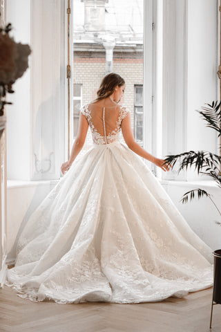 Wedding Dress With Shiny Lace Detachable Skirt