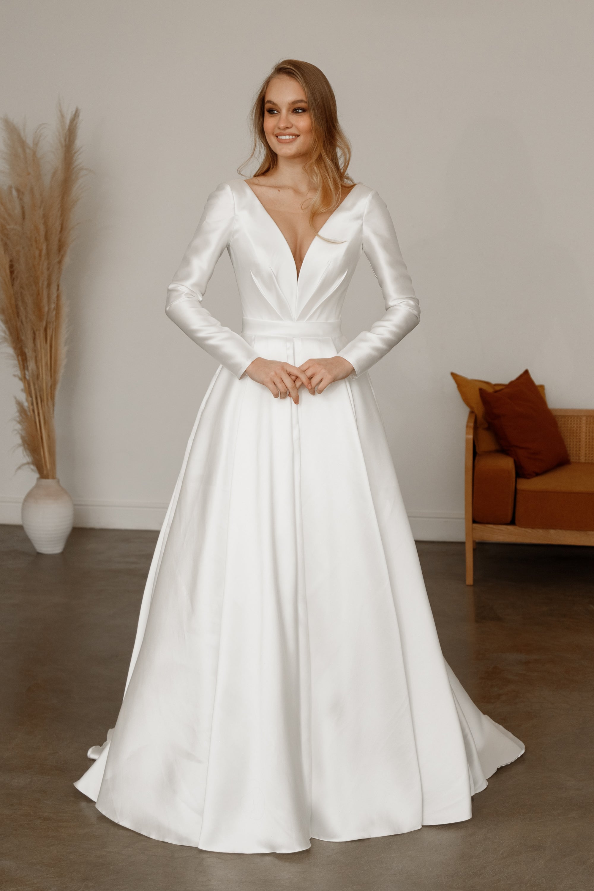 25 Best High Neck Wedding Dresses for a Truly Elevated Look