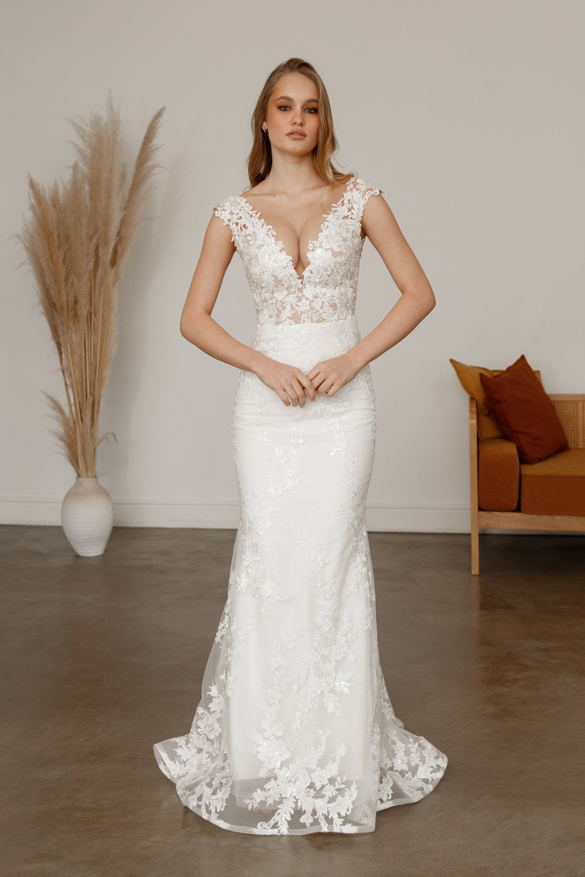 Light ivory Lace Mermaid Wedding Dress Airis – Olivia Bottega