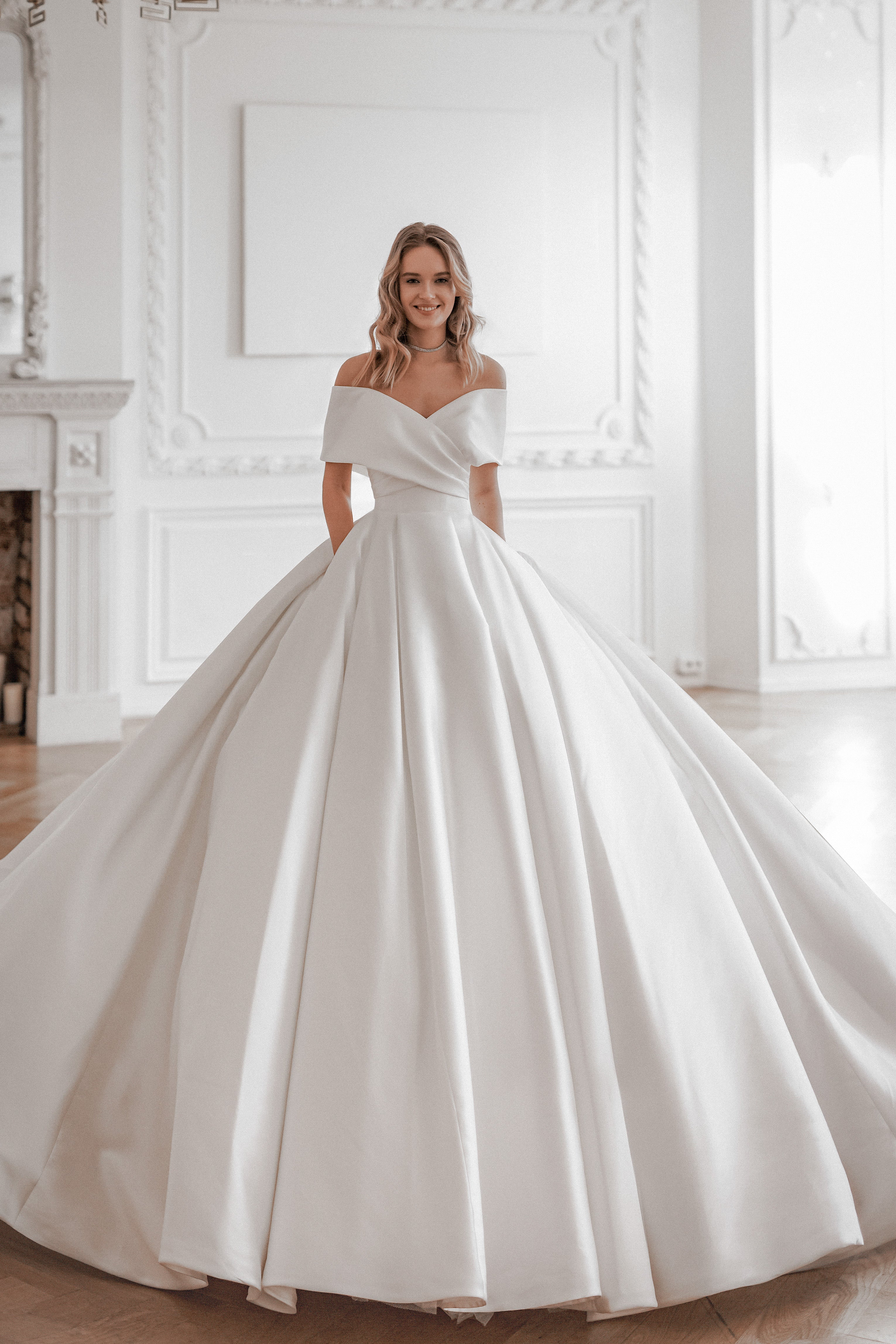 Off Shoulder Plus Size Wedding Dresses V-neck Pleats Satin Bridal Gowns  Chapel | eBay