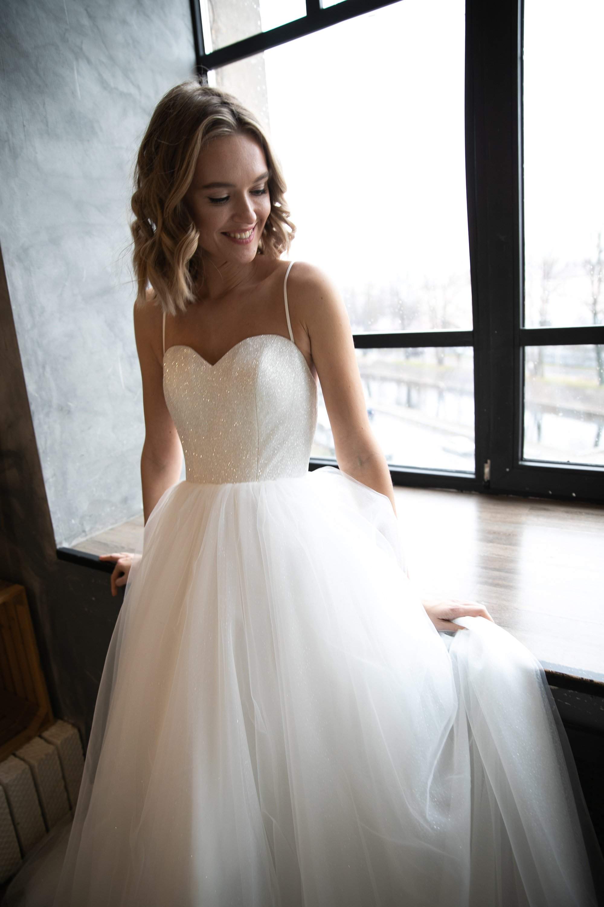 302A Sweetheart Neckline and Spaghetti Straps Wedding Dress with