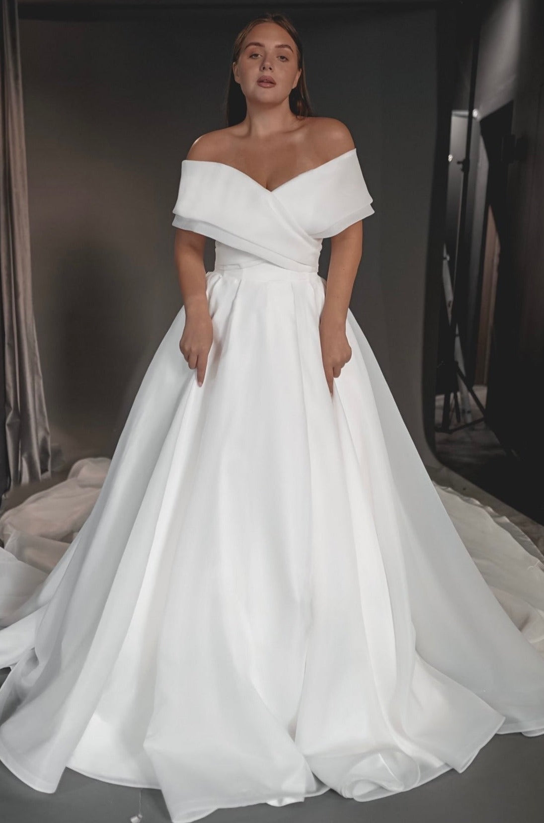 Fremragende Procent Åh gud Plus Size Wedding Dresses & Bridal Gowns | Olivia Bottega